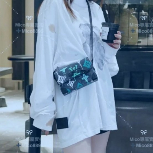 SOLD!!Louis Vuitton Monogram Eclipse Steamer Wearable Wallet Graffiti Multicolor - Picture 15 of 15